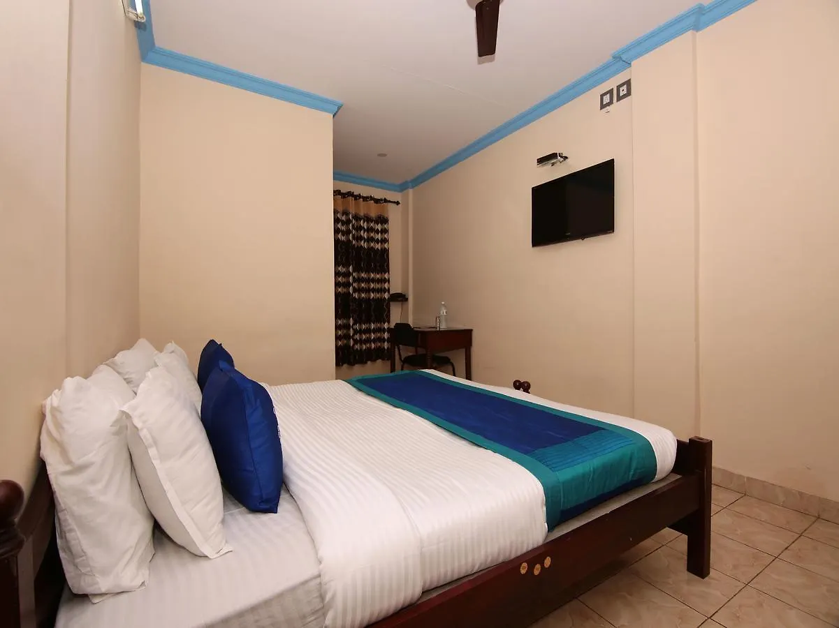 Oyo 6711 Geojo Residency Hotel Nedumbassery 3*,  India